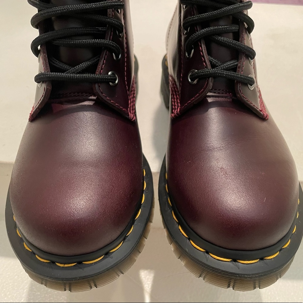 Dr. Marten’s Women’s Serena burnished Wyoming chunks boots Oxblood atlas Size 6